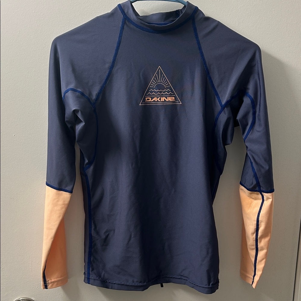 Dakine Woman’s Rash Guard - Dark Blue and Peach